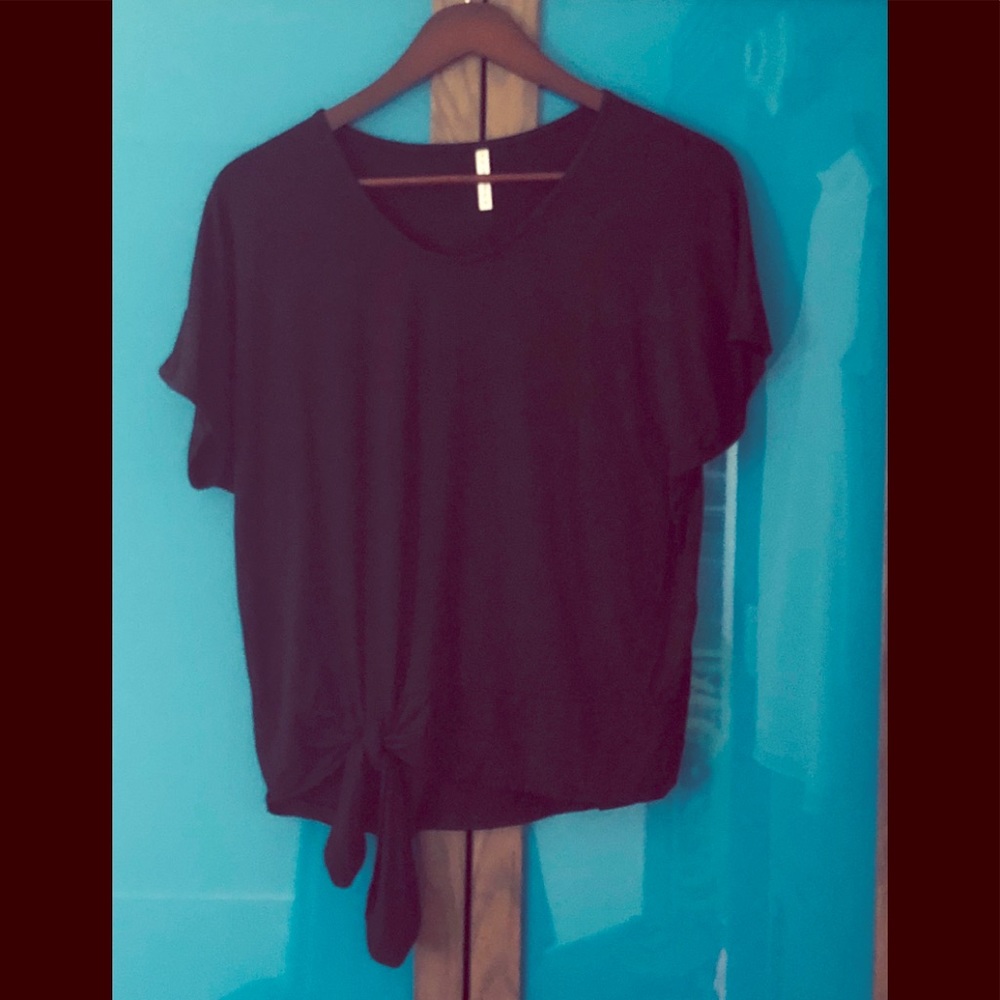NWT 🔥 Passports Blouse!